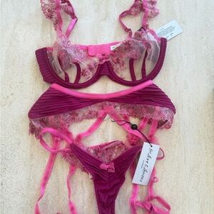 For Love And Lemons OPHELIE 3 PIECE FULL SET Magenta Lace SDD Bra Garter + Thong